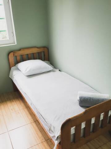 Фото номера Стандартный трехместный номер с видом на море Гостевой дом Ureki House г. Уреки 9