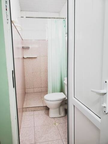 Фото номера Стандартный трехместный номер с видом на море Гостевой дом Ureki House г. Уреки 4