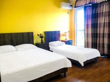 Фото номера Трехместный номер Отель Delta Hotel г. Уреки 3