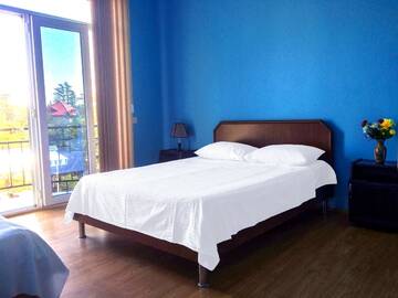 Фото номера Люкс с видом на бассейн Отель Delta Hotel г. Уреки 4