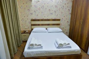 Фото номера Двухместный номер с 1 кроватью и собственной ванной комнатой Отель Hotel Lion г. Уреки 4