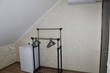 Фото номера Четырехместный номер с ванной Отель Hotel Lion г. Уреки 4