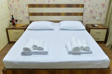 Фото номера Двухместный номер с 1 кроватью и собственной ванной комнатой Отель Hotel Lion г. Уреки 2