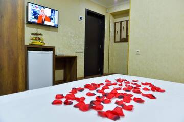 Фото номера Двухместный номер с 1 кроватью и собственной ванной комнатой Отель Hotel Lion г. Уреки 4