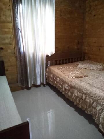 Фото номера Трехместный номер с общей ванной комнатой Отель Hotel Anna Ureki г. Уреки 5