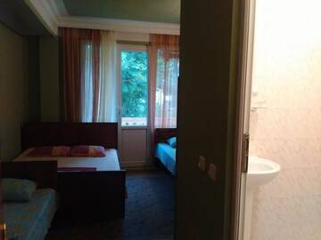Фото номера Четырехместный номер с видом на море Отель Hotel Beka г. Уреки 4