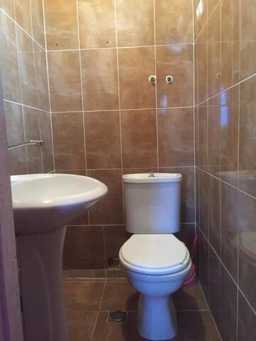 Фото номера Стандартный трехместный номер Гостевой дом Nino Guest House г. Уреки 7