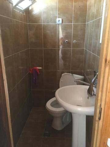 Фото номера Четырехместный номер с балконом Гостевой дом Nino Guest House г. Уреки 3