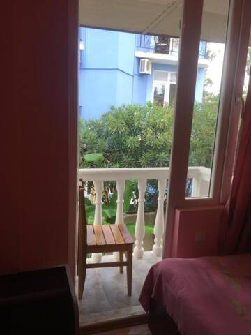 Фото номера Стандартный трехместный номер Гостевой дом Nino Guest House г. Уреки 5